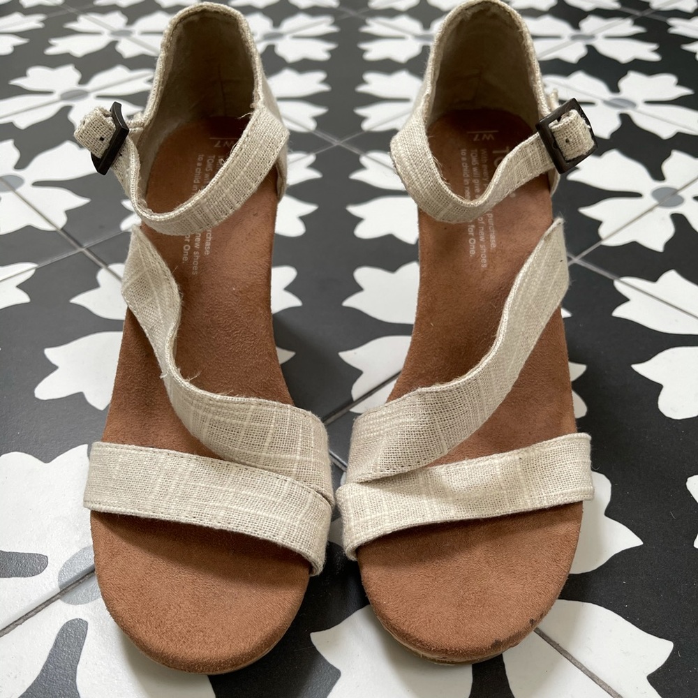 TOMS Wedge Sandals Size 7